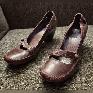 Indigo By Clarks Leather Mary Jane Heels Size 8.5